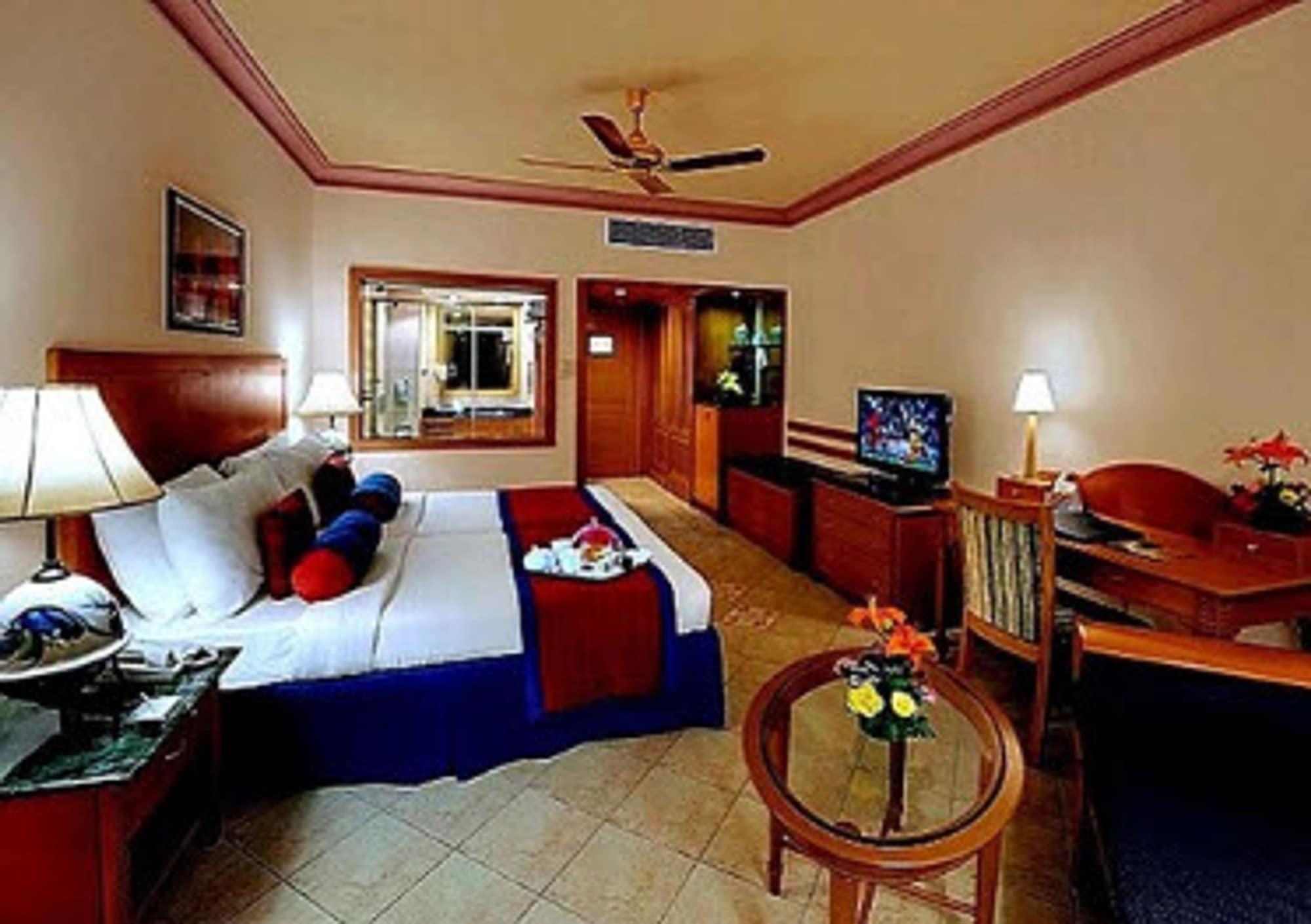 Kenilworth Resort & Spa, Goa Utorda Exteriör bild